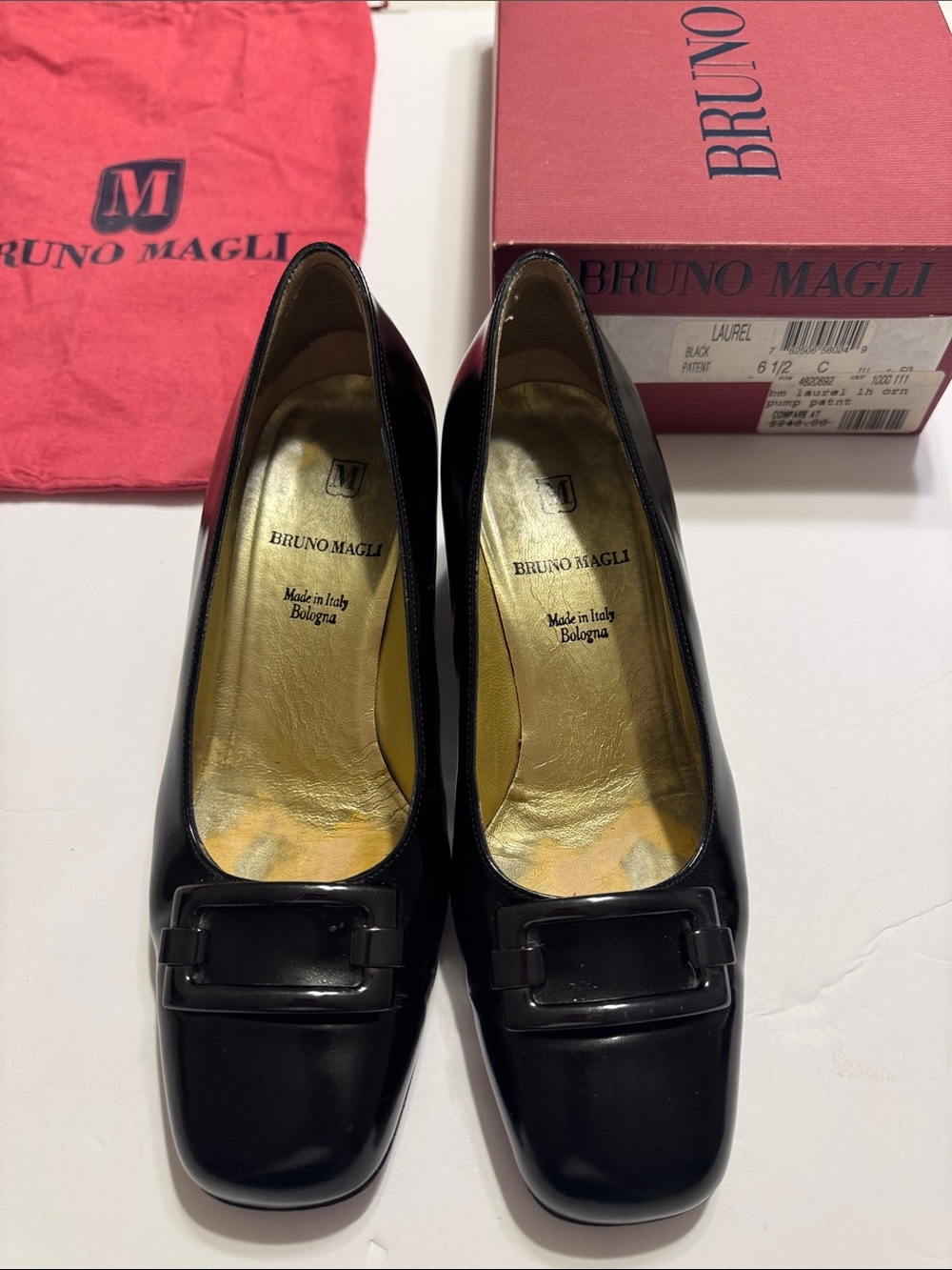 Bruno Magli Laurel Black Patent Leather Pumps Heels Italy 6.5 Box Dust Bag